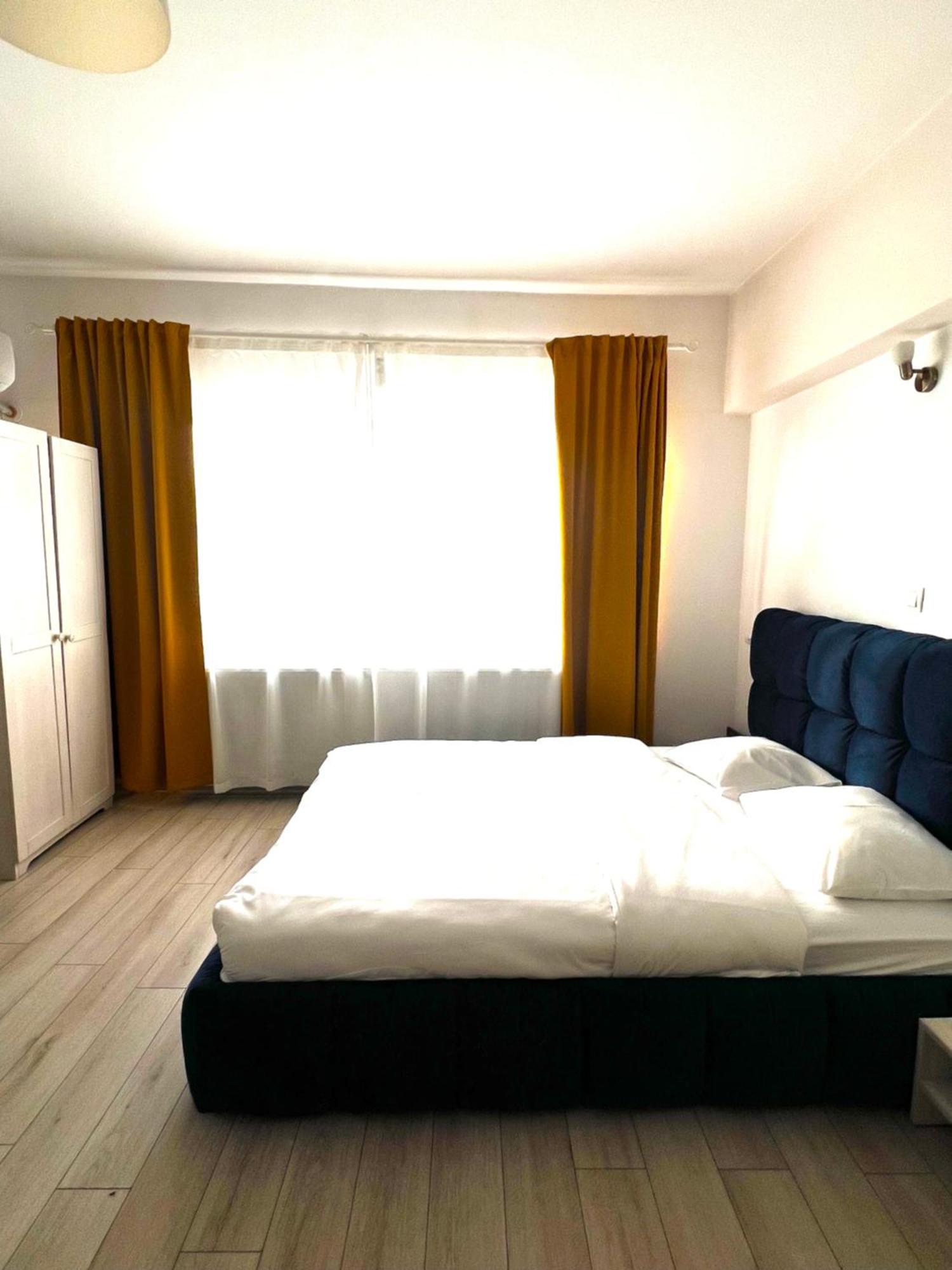Color Apartments Old Town Center 부쿠레슈티 외부 사진