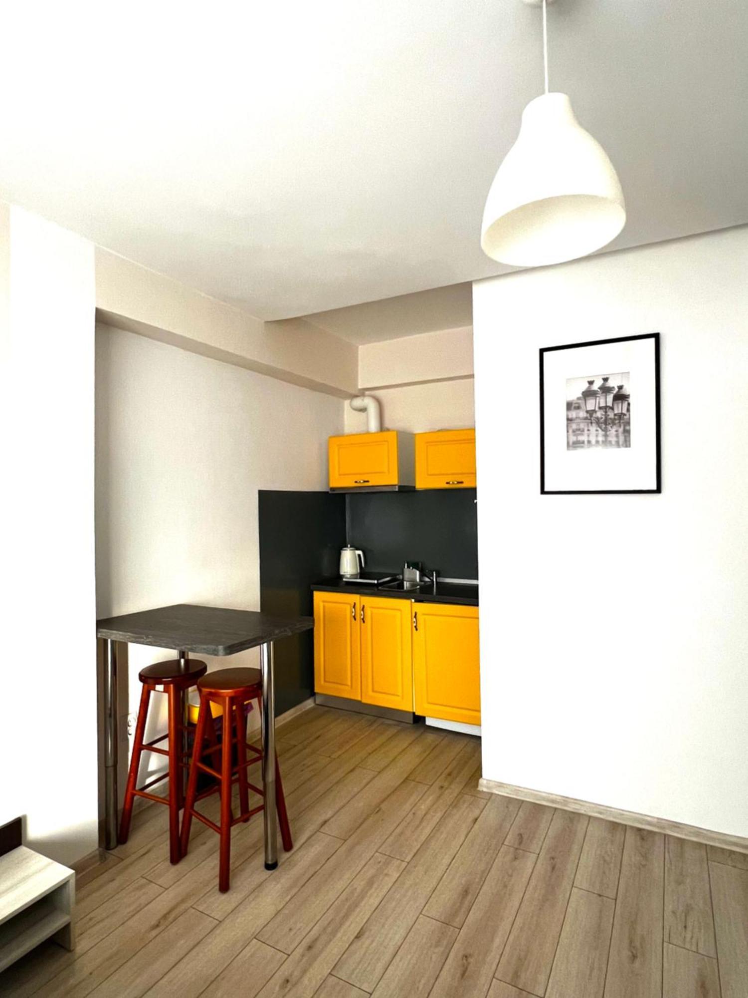 Color Apartments Old Town Center 부쿠레슈티 외부 사진